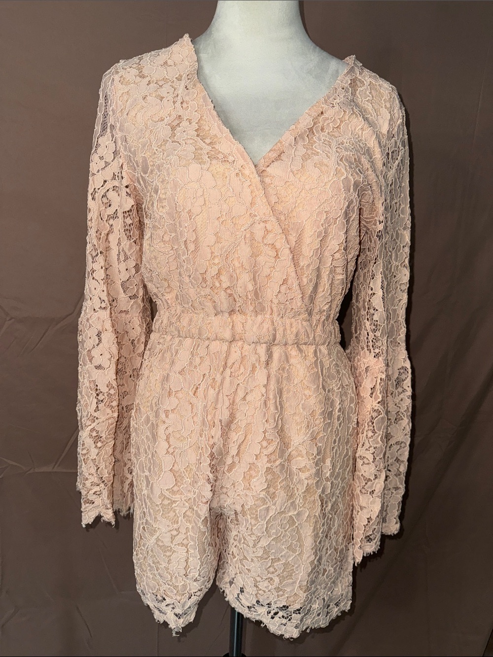 NWT Sweet Generis Peach Lace Long Sleeve Romper- Small